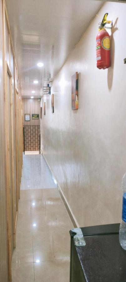 מומביי Royal Cabin Stay מראה חיצוני תמונה